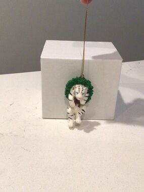Las Vegas Siegfried and Roy Tiger Show ornament